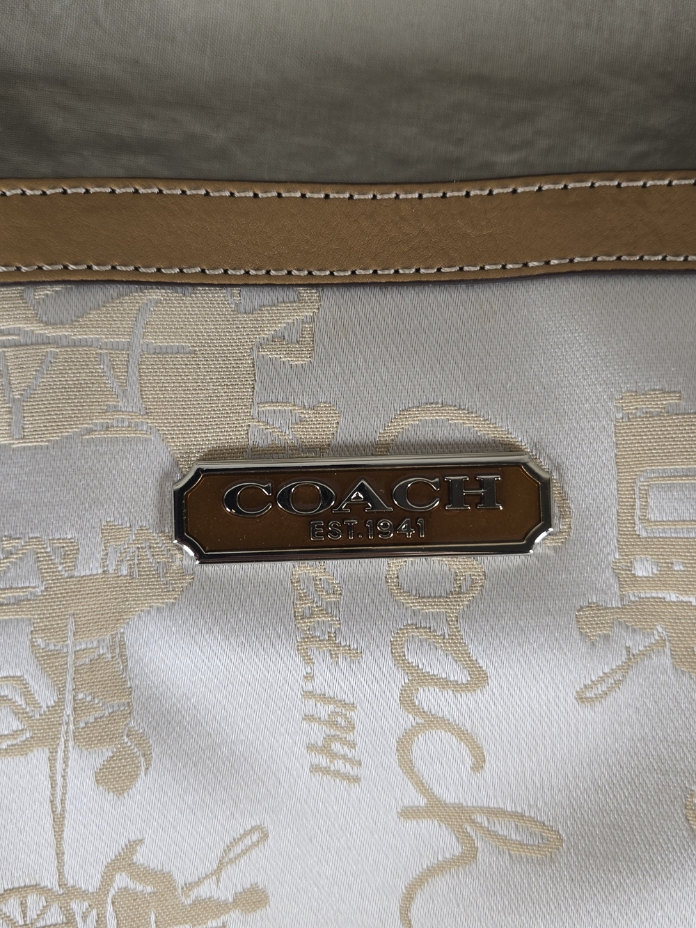 Coach F15157 Gallery Horse Carriage Tote White Khaki Pink Y2K Shoulder Bag - Picture 2 of 6